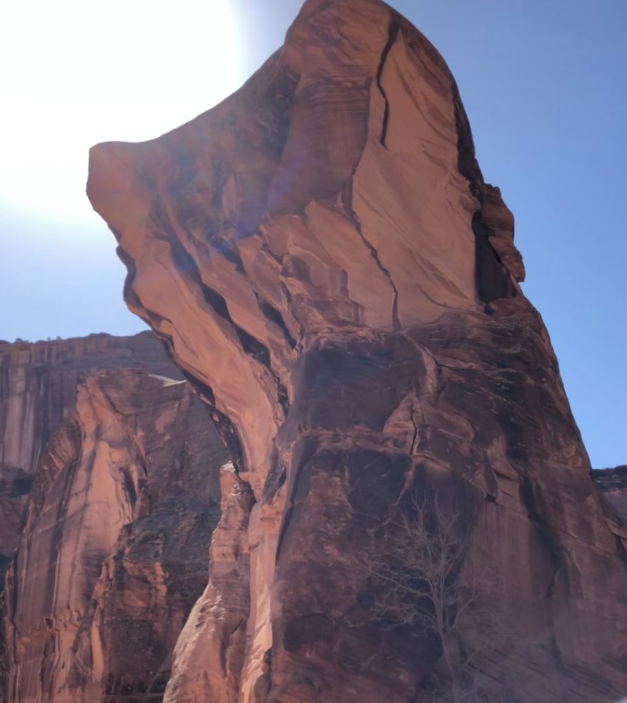 Rock formation in Canyon de Chelly kissing the midday sun